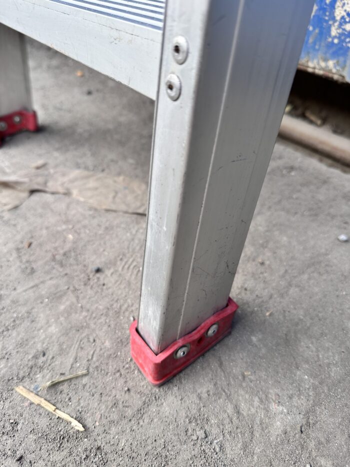 DS Single Pole Aluminium Ladder (6–12 Steps) – Everbest Ladder - Image 3