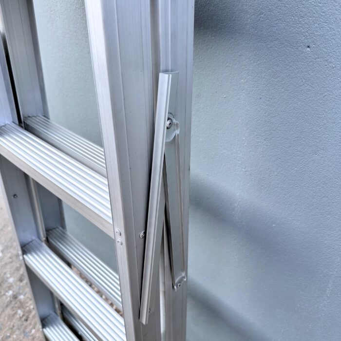 Double Sided Industrial Aluminium Ladder DS (6–20 Steps) – Everbest Ladder - Image 3